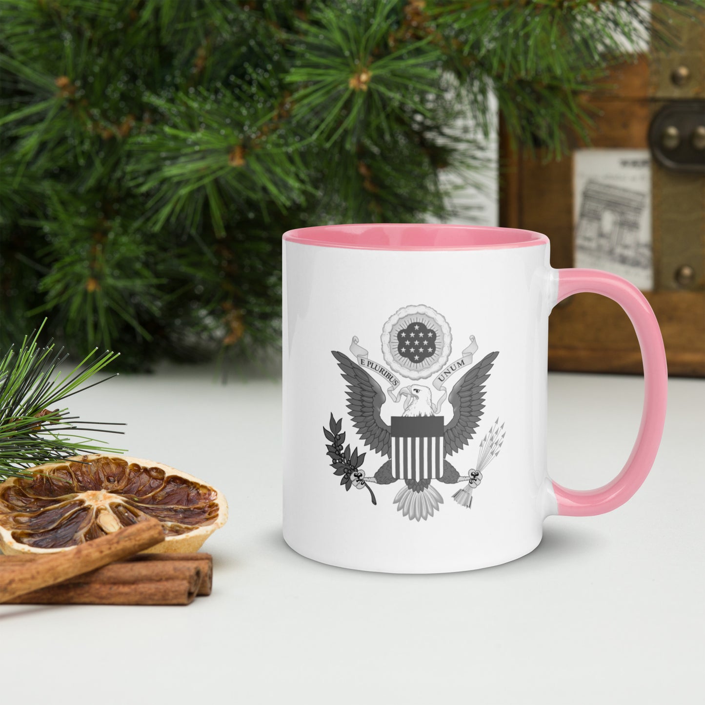 Classic American Crest Mug: Timeless Elegance